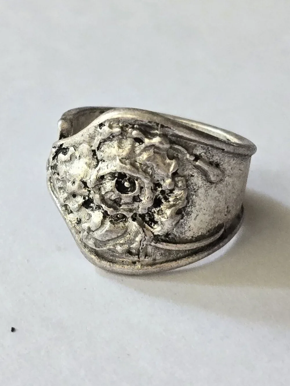VINTAGE INSPIRED STAINLESS STEEL ROSE MOTIF TEXTURED FLORAL NEW OPEN SIZE 7 RING